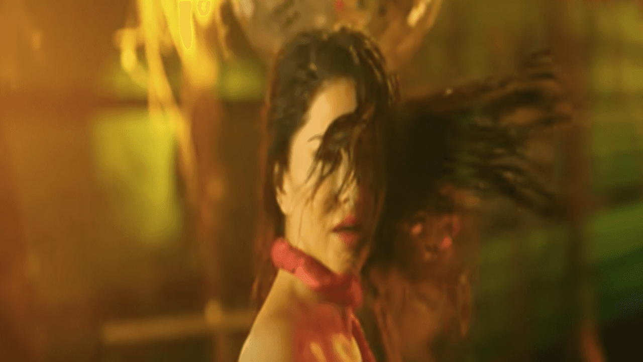 Bhojpuri Song: भोजपुरी स्टार पवन सिंह और सनी लियोनी पहली बार पर्दे पर दिखे साथ, इंटरनेट पर मचाया तहलका