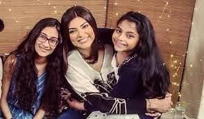 सुष्मिता सेन ने अपनी बेटियों को खास तरीके से करवाया वर्कआउट, मिरर के सामने किया जबरदस्त डांस