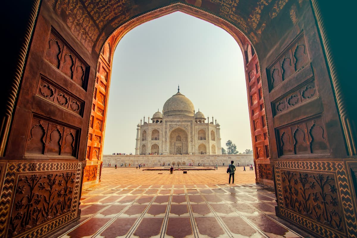 Taj Mahotsav 2024: शाहजहां-मुमताज के प्रेम की निशानी है ताजमहल, जानिए इसकी खासियत