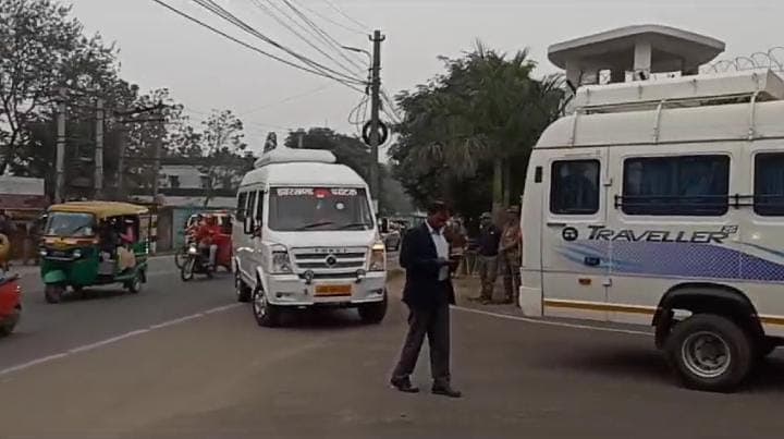 सीएम आवास पहुंचीं 3 टूरिस्ट बसें, कहां जा रहे विधायक? कांग्रेस नेता दीपिका पांडेय ने कही ये बात