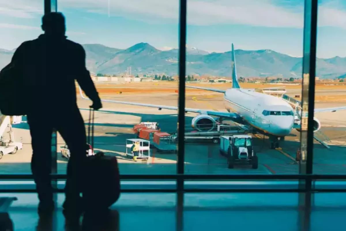 क्रिसमस और न्यू ईयर में है घूमने का प्लान? इन टिप्स की मदद से बुक करें सस्ते फ्लाइट टिकट्स