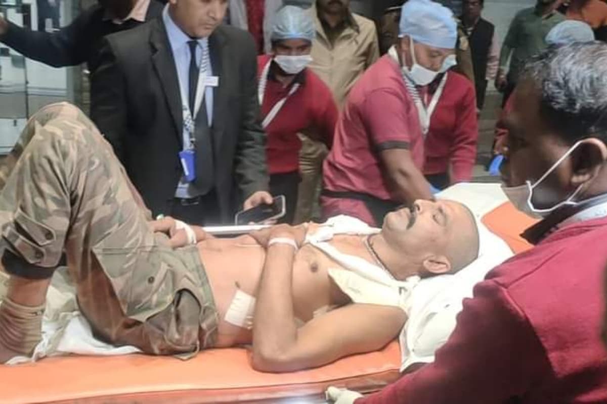 झारखंड : चतरा नक्सली हमले में घायल जवान को दिल्ली किया गया एयरलिफ्ट, हालत गंभीर