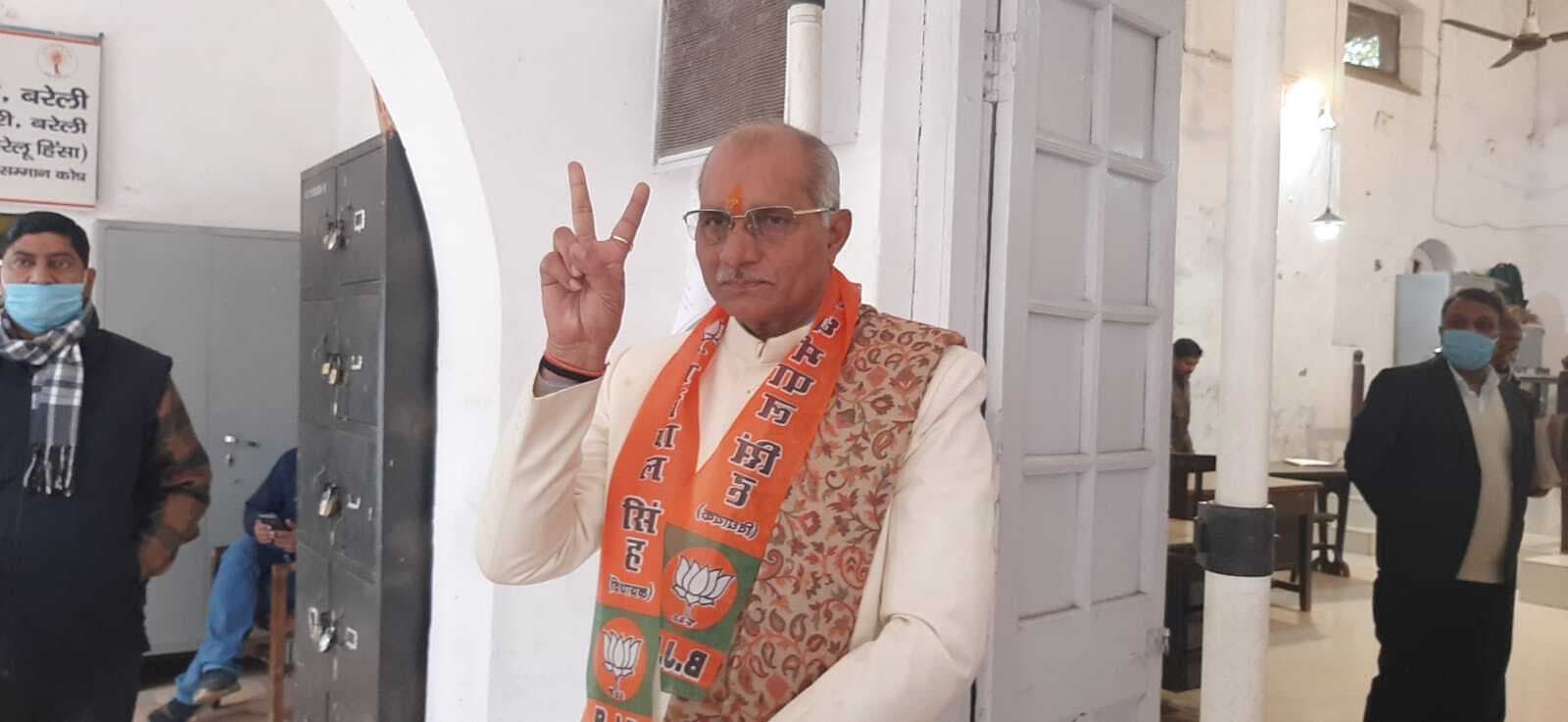 बरेली से धर्मपाल सिंह और डॉ.अरुण सक्सेना ने लगाई जीत की हैट्रिक, मंत्री पद के रेस में भी आगे