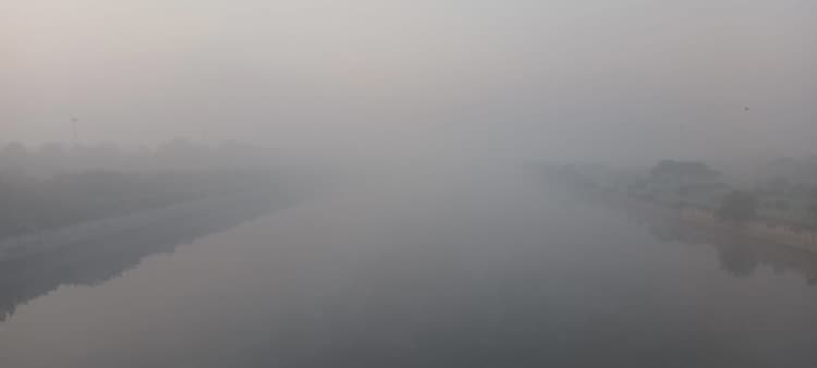 UP Weather Update: यूपी में अब तेजी से गिरेगा पारा, कोहरा-हवा के साथ कंपकंपाने वाली सर्दी बढ़ाएगी मुश्किलें