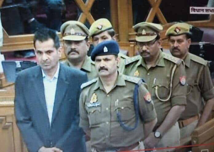 UP Budget Session 2023:  विशेषाधिकार हनन मामले में डीएसपी सहित 6 पुलिसकर्मियों को एक दिन के कारावास की सजा
