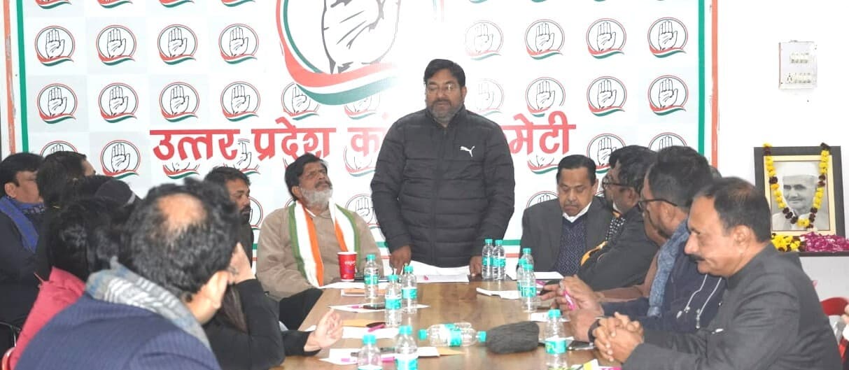 प्रियंका गांधी यूपी के मैदान में फिर उतरेंगी, हाथ से हाथ जोड़ो अभियान का करेंगी नेतृत्व