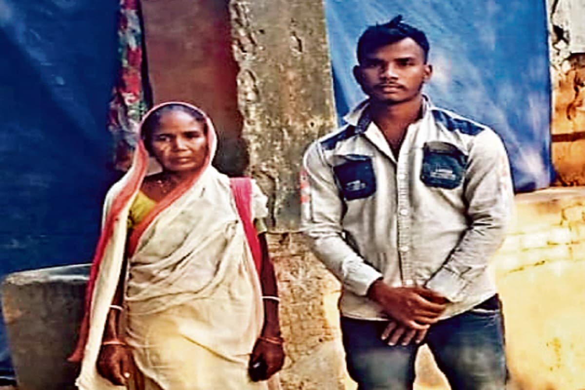 उत्तराकाशी टनल में फंसने के बाद टिंकू सरदार के परिजन कर रहे थे प्रार्थना, एक मजदूर की मां हो गयी थी बीमार