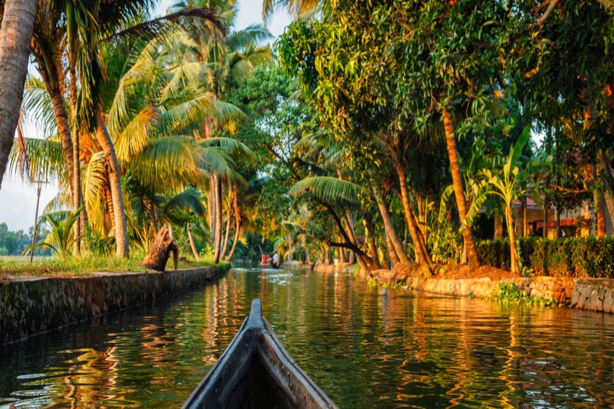 IRCTC: मात्र इतने रुपए में गर्लफ्रेंड संग करें साउथ इंडिया की सैर, आईआरसीटीसी लेकर आया है यह शानदार टूर पैकेज