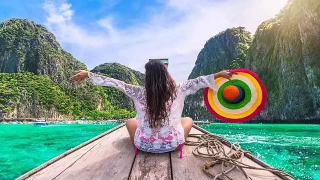 Long Weekends 2024: छुट्टी में घूमने जाने का बना रहे हैं प्लान, देखें अगले साल लॉन्ग वीक एंड का लिस्ट