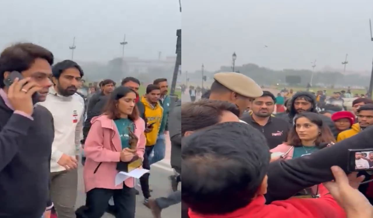 Wrestlers vs WFI: मेडल लौटाने PMO जा रहीं विनेश फोगाट को पुलिस ने रोका, कर्तव्य पथ पर छोड़ा अर्जुन अवॉर्ड