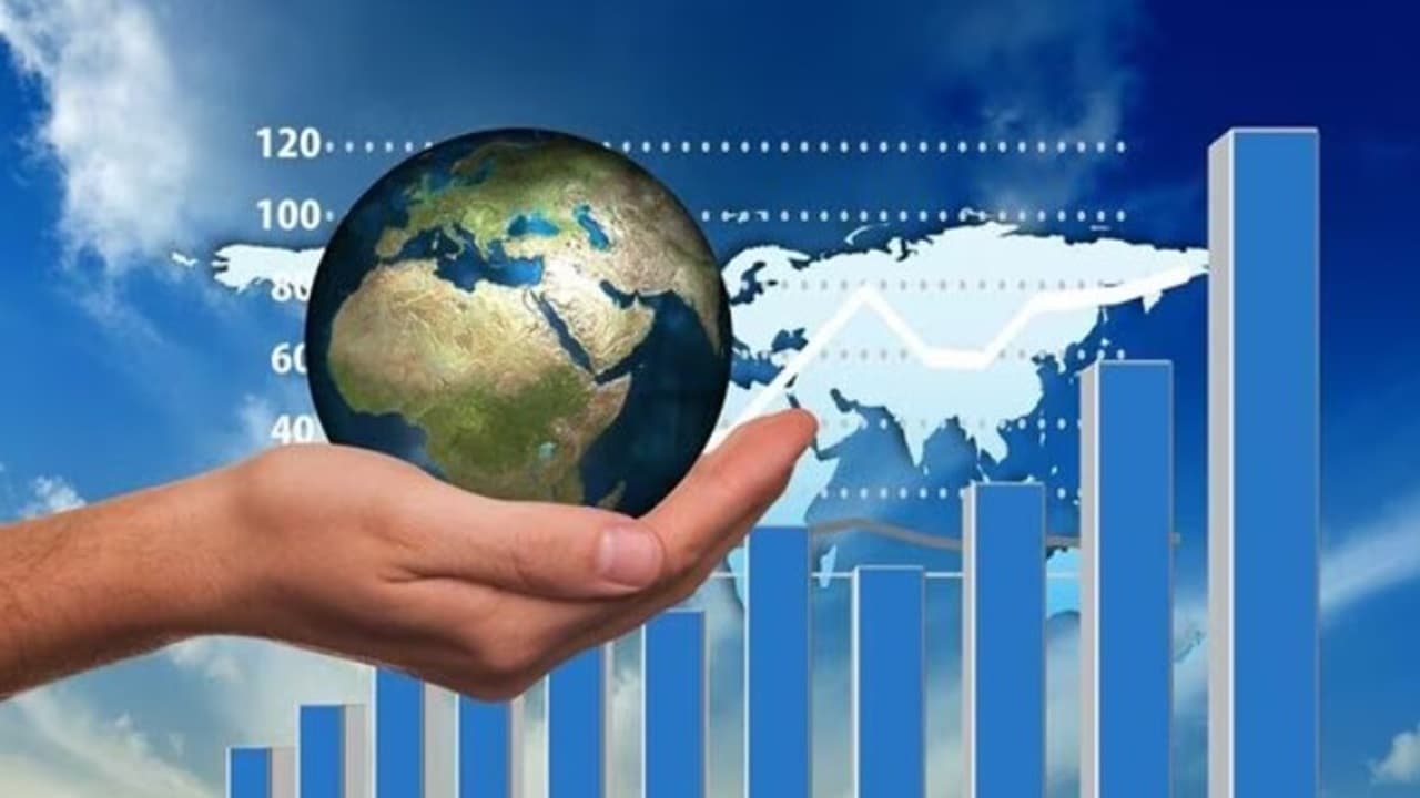 ऑक्सफैम की रिपोर्ट: 13 साल में दुनिया के 5 अरब लोगों की संपत्ति घटी, 229 सालों तक दुनिया से नहीं मिटेगी गरीबी
