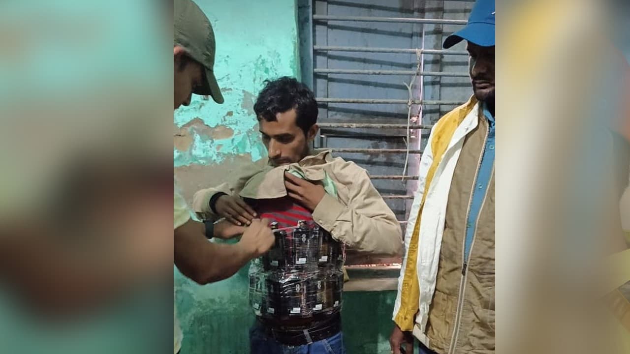 मुजफ्फरपुर: होली के लिए ऐसे हो रहा शराब की सप्लाई, देखकर दंग रह गई पुलिस...