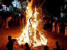 होलिका दहन के साथ 24 मार्च से शुरू हो रहा रंगों का त्योहार होली, इन जगहों पर जलाई जायेगी होलिका