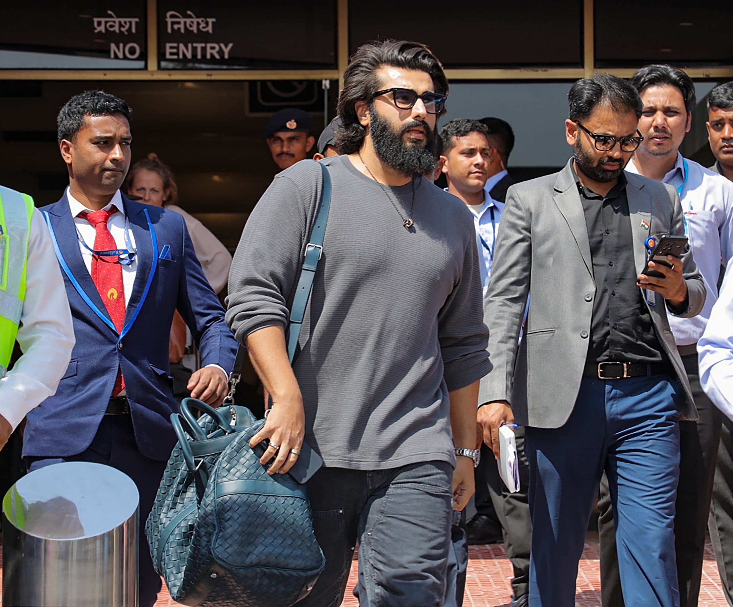 Anant Ambani Radhika Merchant Pre Wedding: बॉलीवुड कलाकारों का जमघट, जामनगर पहुंचीं बिल गेट्स समेत कई हस्तियां