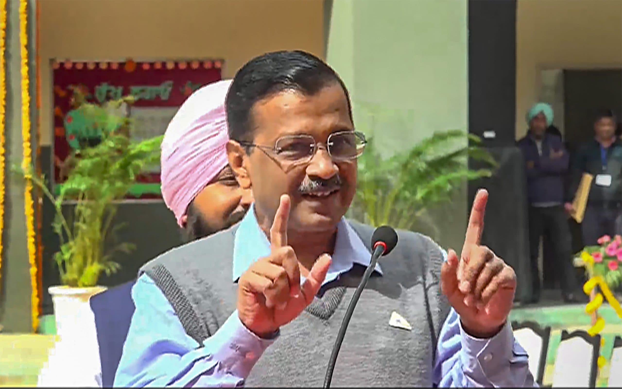 Delhi Excise Policy: दिल्ली के सीएम को राउज एवेन्यू कोर्ट ने भेजा समन, अरविंद केजरीवाल ने बुलाई इमरजेंसी मीटिंग