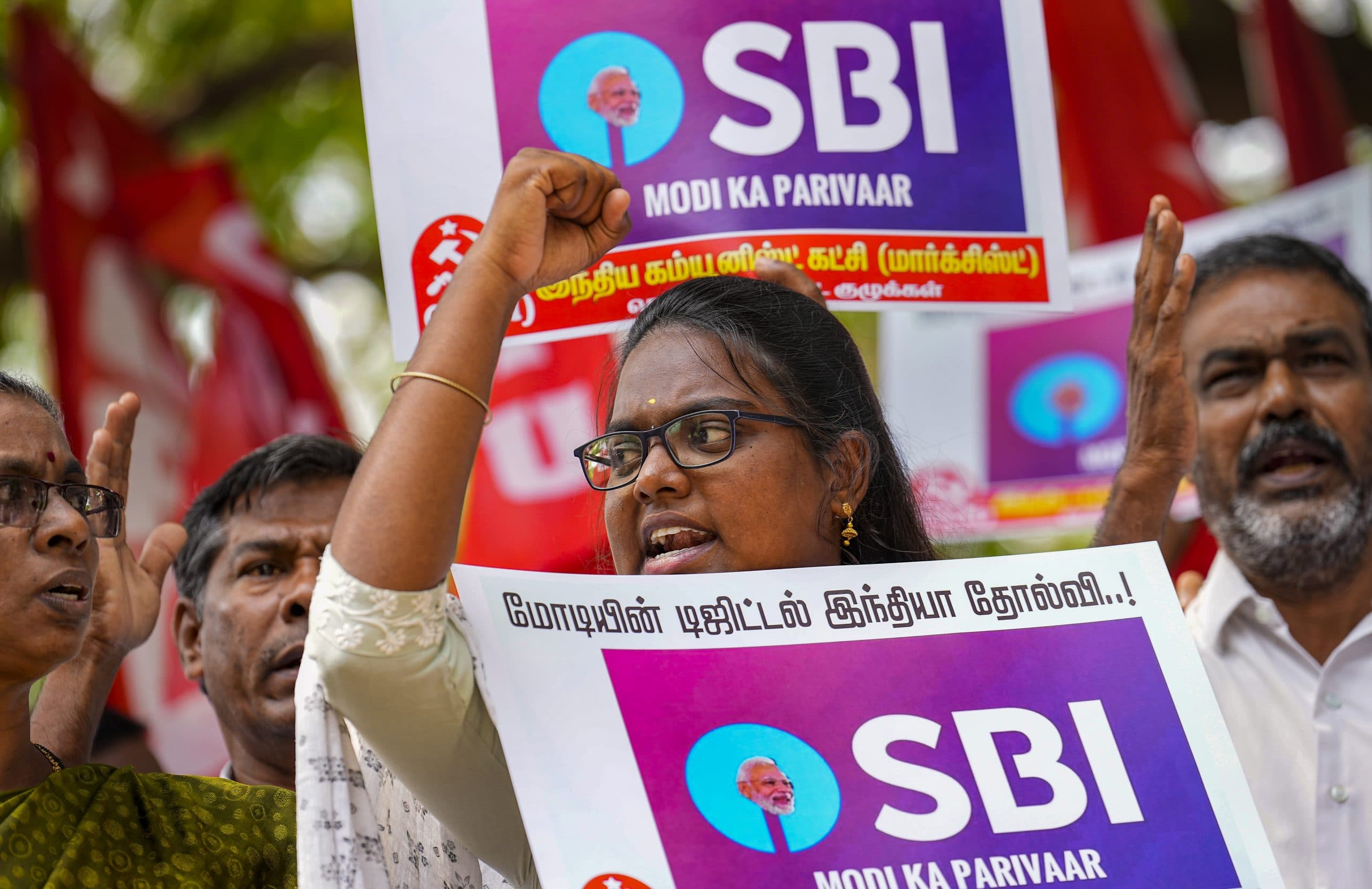 Electoral Bond : चुनावी बांड मामले को लेकर सुप्रीम कोर्ट पहुंचे वकील प्रशांत भूषण, एसबीआई ने मांगा है समय