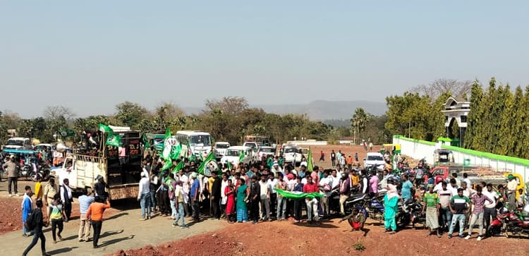 संताल परगना के भोगनाडीह में लोबिन हेम्ब्रम की अन्याय-यात्रा, झामुमो कार्यकर्ताओं से हुई नोंक-झोंक, हंगामा