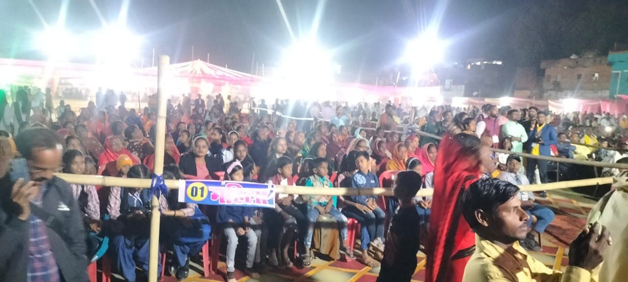 रोहतास में ऐतिहासिक सामूहिक विवाह का आयोजन, वर-वधू के 55 जोड़ों ने एक साथ लिए सात फेरे