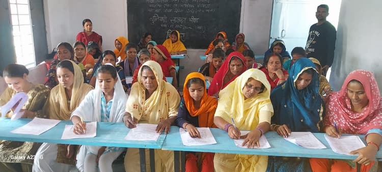 भागलपुर में 12066 महिलाओं ने दी बुनियादी साक्षरता परीक्षा