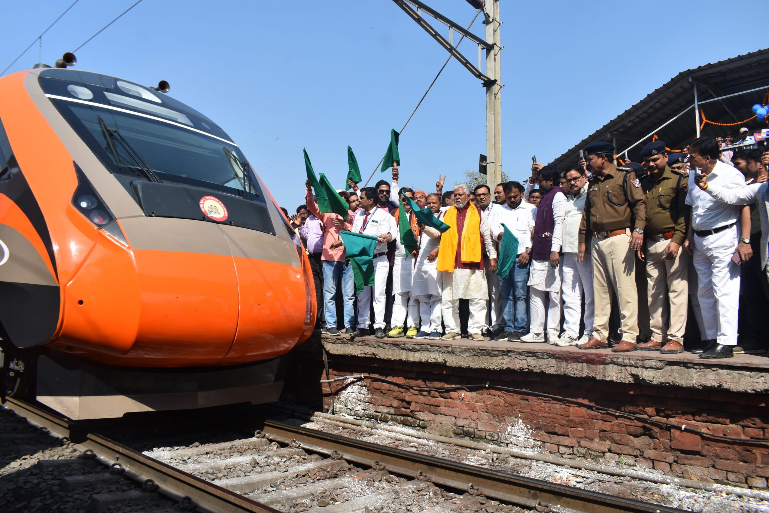 गया को मिली एक और सौगात, वाराणसी जाना हुआ आसान, शुरू हुई वंदे भारत एक्सप्रेस