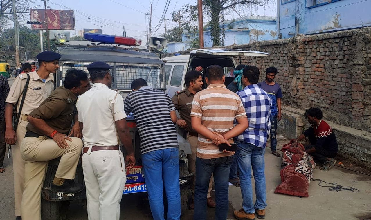 Bihar Crime: युवती की हत्या कर शव को कंबल में बांधा, फिर स्टेशन रोड में फेंका, दुष्कर्म की आशंका