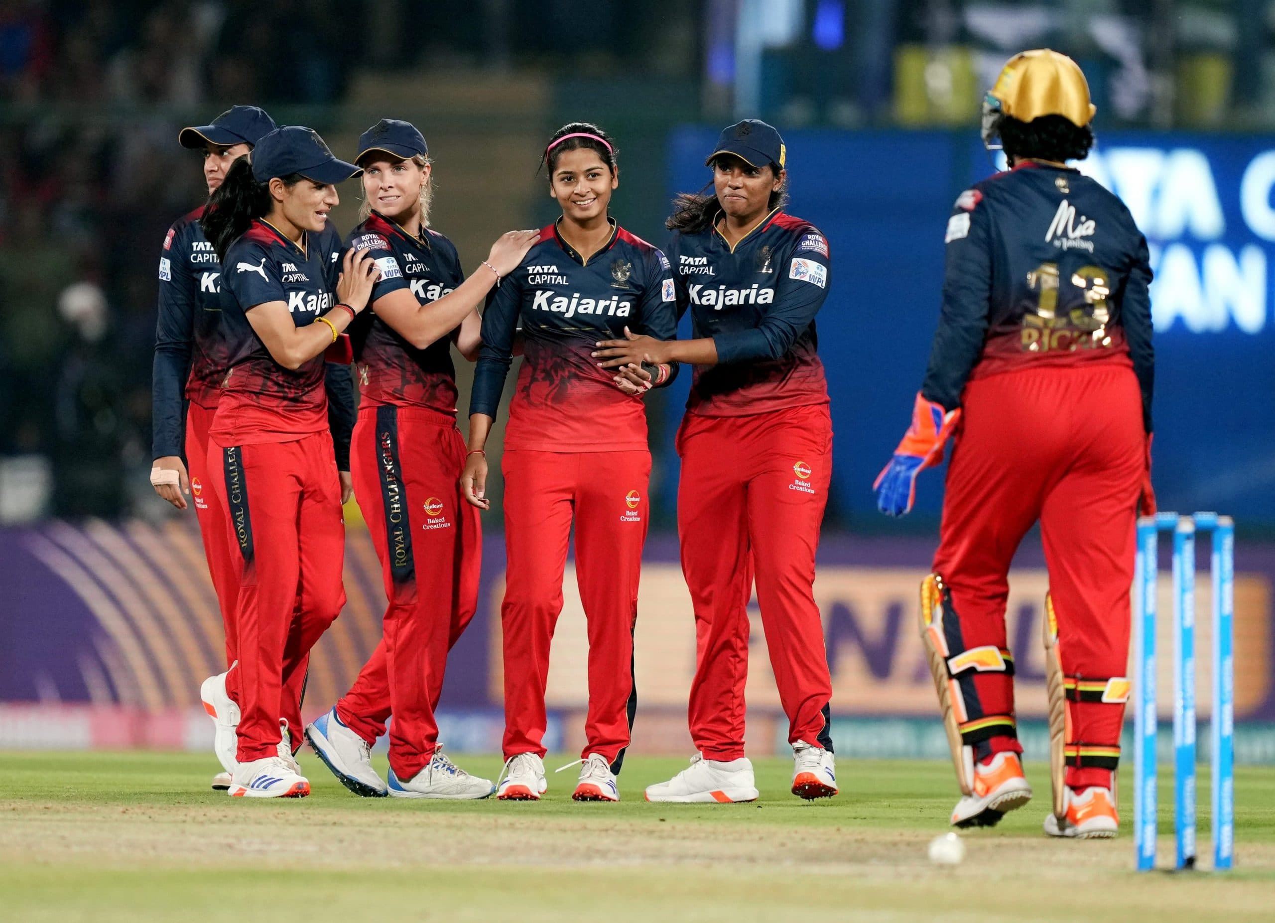 WPL 2024: आरसीबी बना चैंपियन, दिल्ली कैपिटल्स को फाइनल मुकाबले में 8 विकेट से हराया