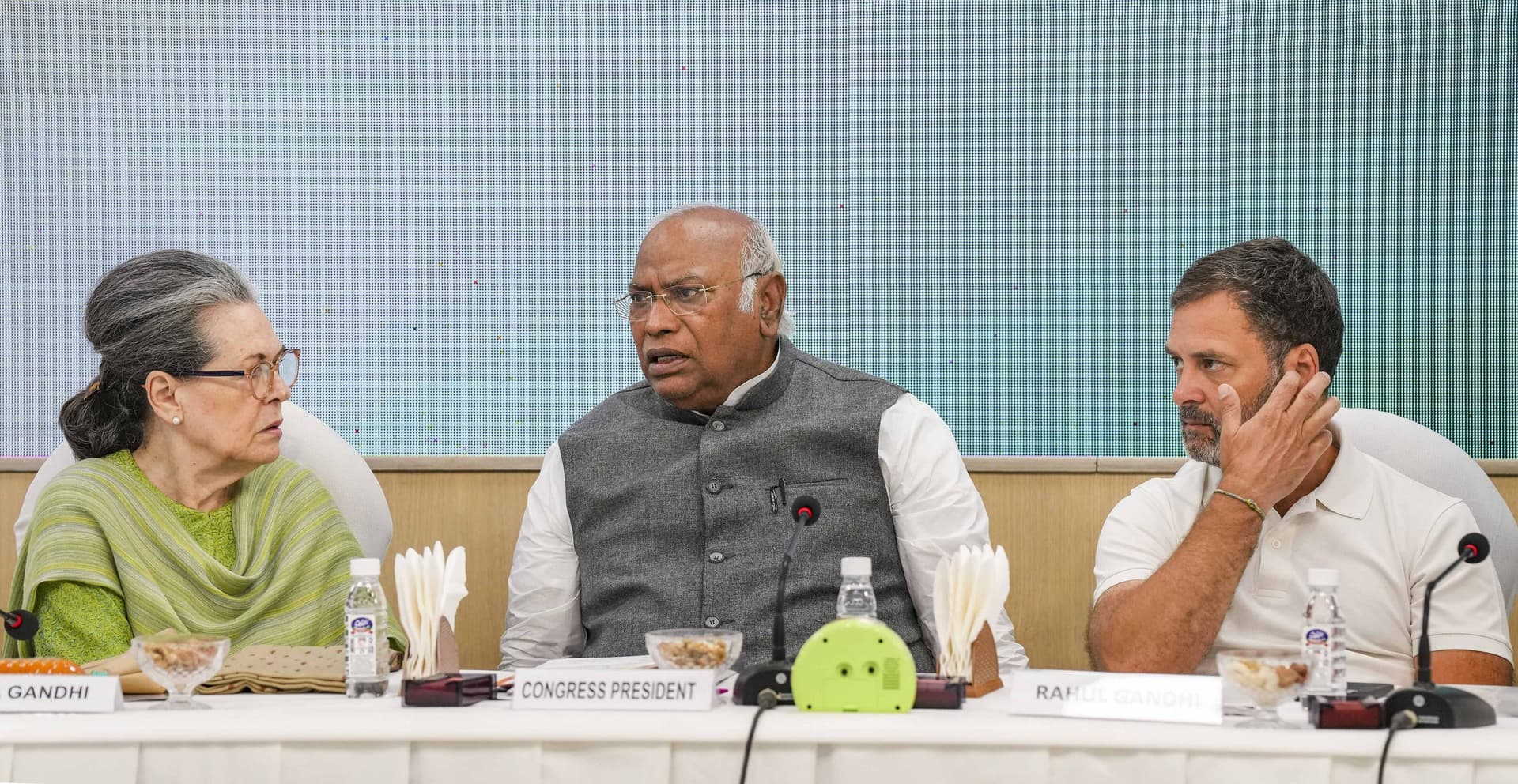 Congress 6th List: कांग्रेस ने जारी की उम्मीदवारों की छठी लिस्ट, ओम बिरला के खिलाफ प्रह्लाद गुंजल लड़ेंगे चुनाव