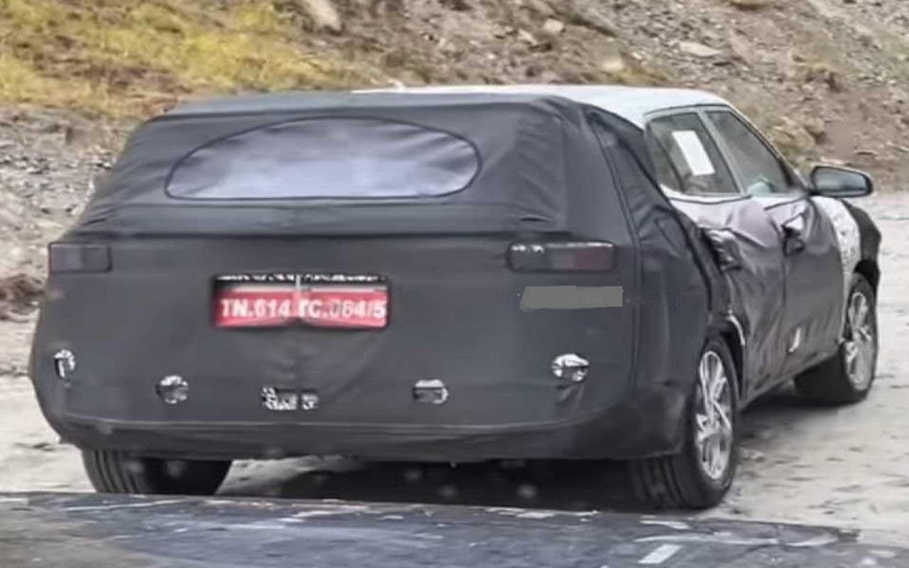 Hyundai Alcazar Facelift की स्पाई तस्वीरें वायरल, इन बदलावों के साथ होगी लॉन्च