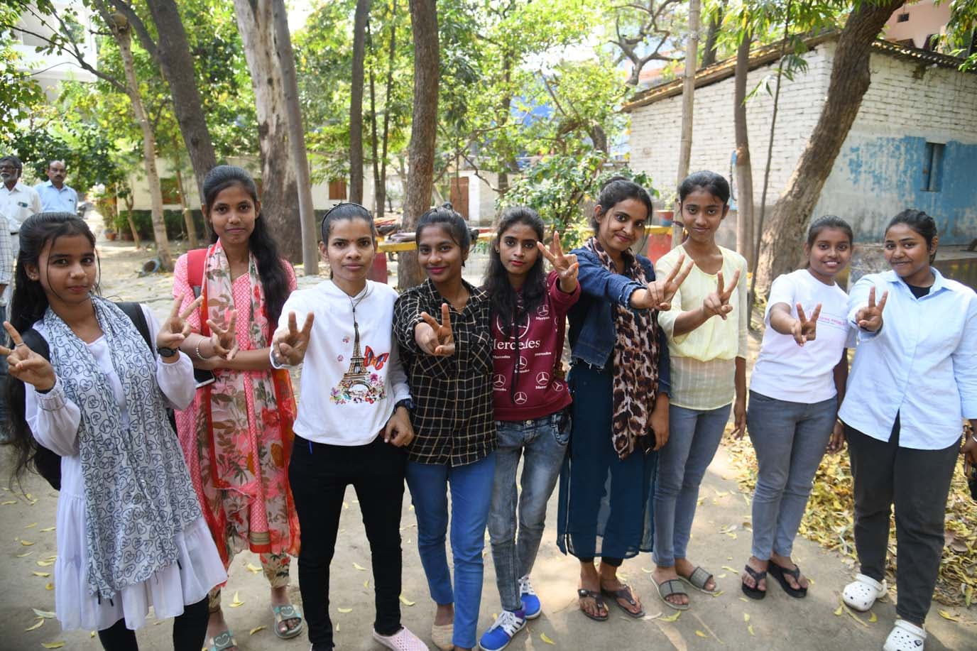 BSEB Inter Topper : मजदूर का बेटा वरुण बना साइंस में 2nd टॉपर, किसान के बेटे धर्मवीर को राज्य में 5वां स्थान