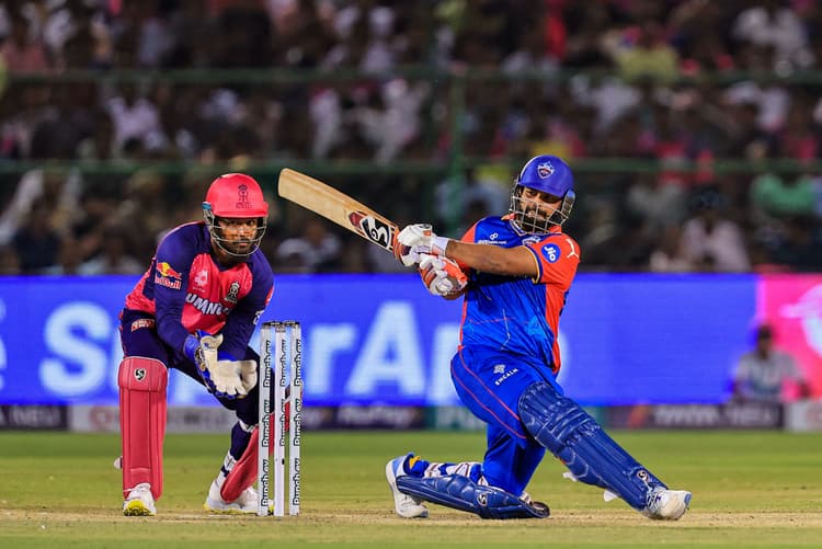 IPL 2024, RR vs DC: मैदान पर उतरते ही ऋषभ पंत ने लगाया अनोखा 'शतक', कोहली-गंभीर की सूची में शामिल