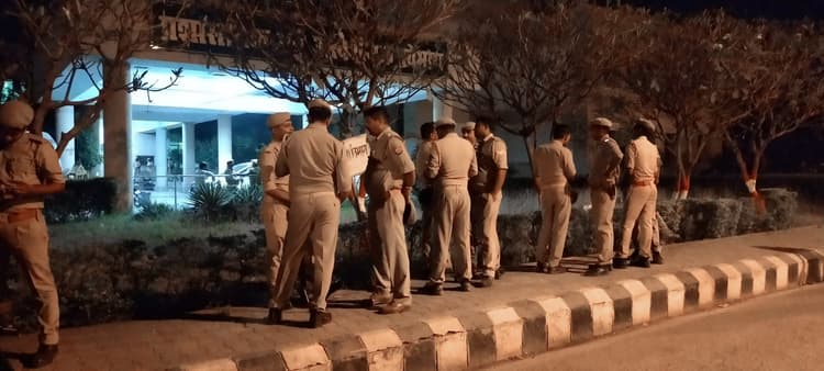 Mukhtar Ansari Death: मुख्तार अंसारी का शव गाजीपुर पहुंचा, आज होगा सुपुर्द ए खाक