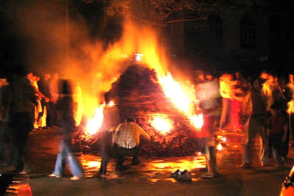 होली पर भद्रा का साया? जानिए होलिका दहन की तिथि और शुभ मुहूर्त