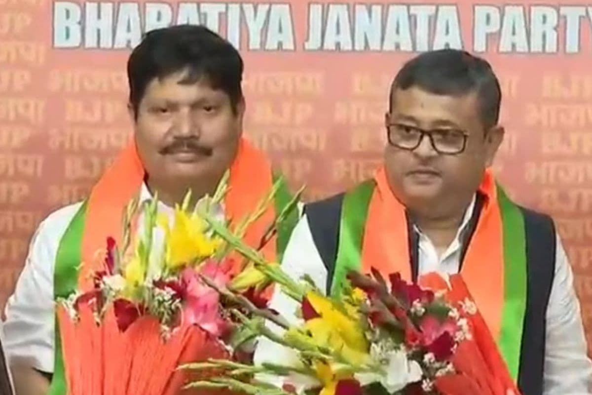 पश्चिम बंगाल : फिर भाजपा में लौटे बैरकपुर के सांसद अर्जुन सिंह, शुभेंदु अधिकारी के भाई दिव्येंदु भी हुए शामिल