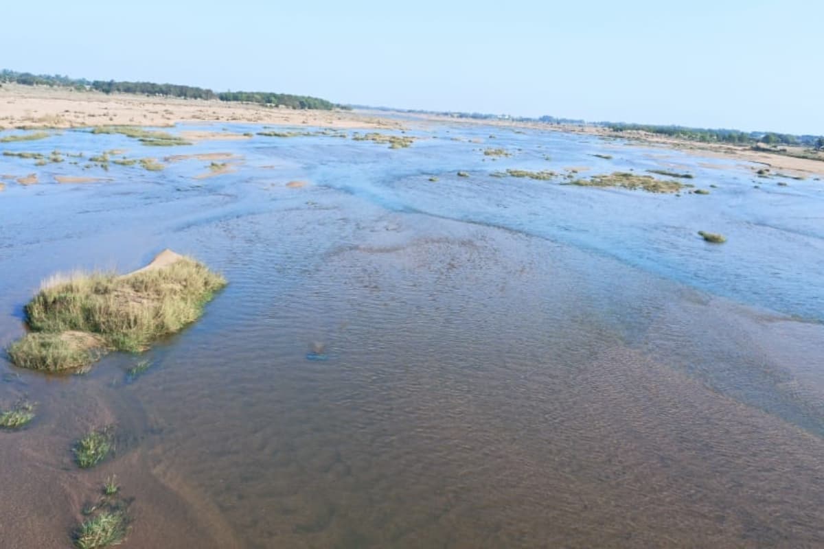 झारखंड का बालू बह कर जा रहा बंगाल, माफिया हो रहे मालामाल