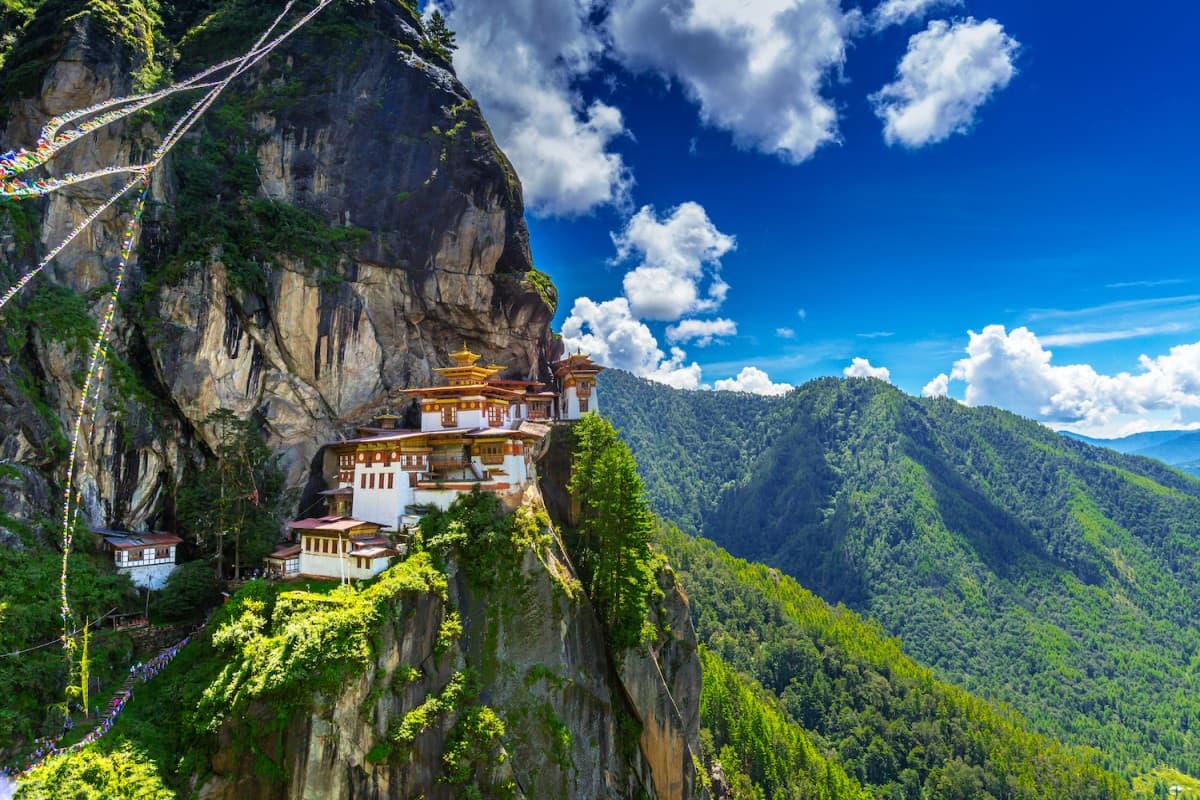 International Tourism: दुनिया के खूबसूरत देश भूटान में एक्सप्लोर करने के लिए खास है ये जगहें