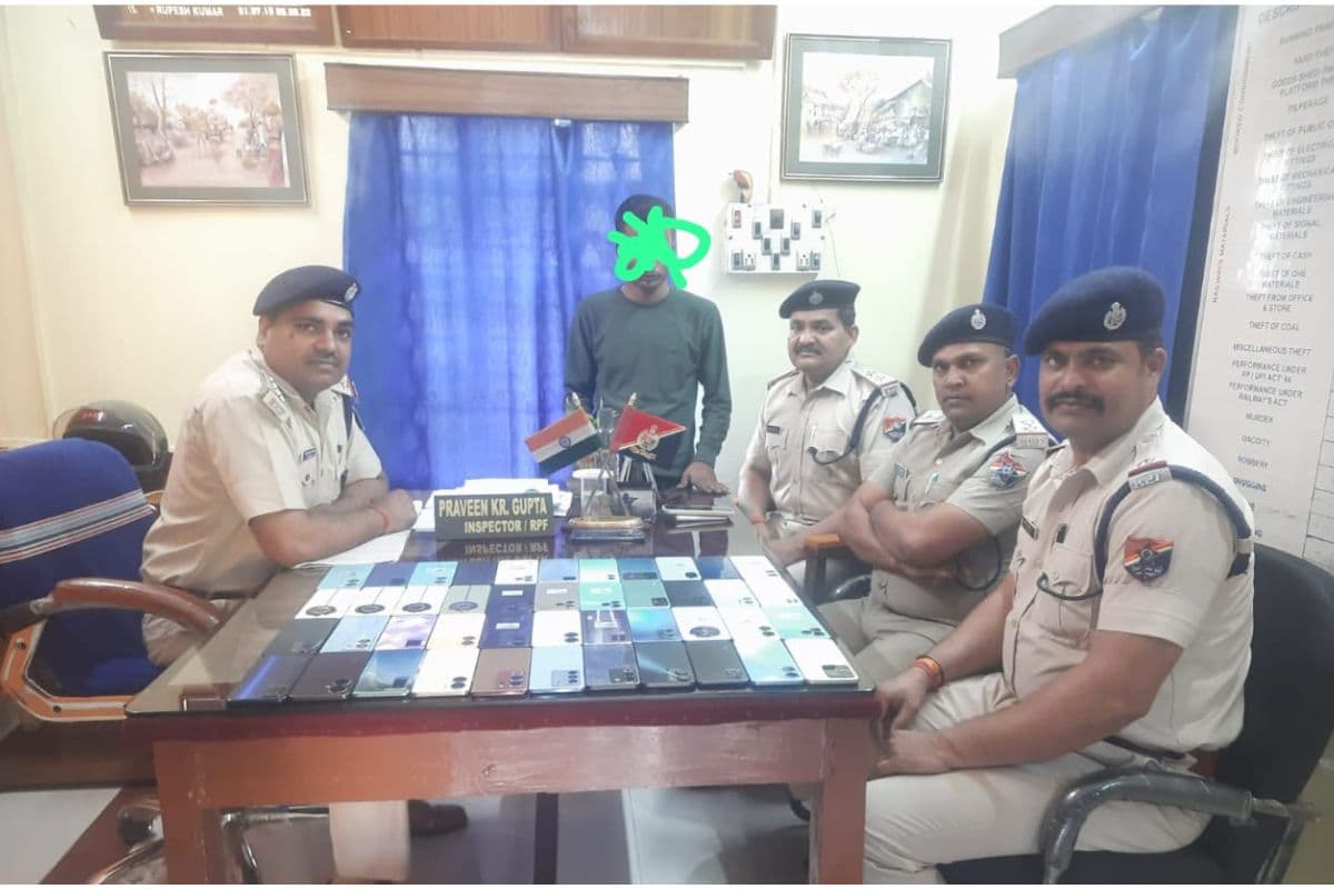 WB News : चोरी के 44 मोबाइल जब्त, एक व्यक्ति गिरफ्तार