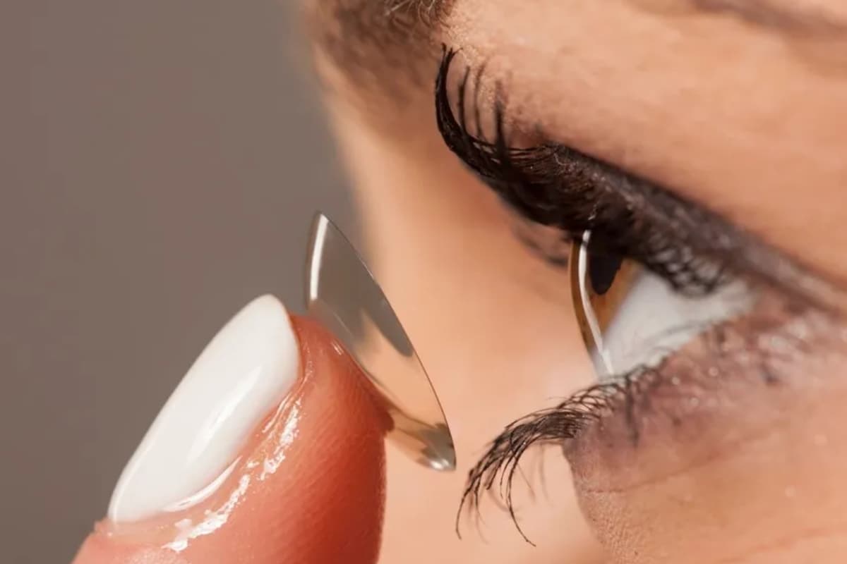 लू से बचने और आंखों की खूबसूरती बढ़ाने में मददगार होती हैं Contact Lens