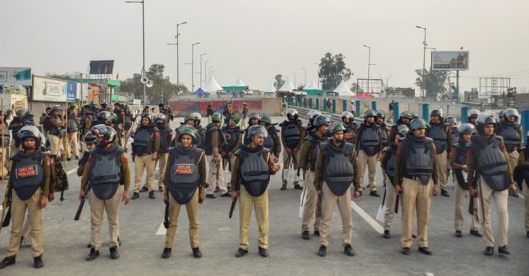 Farmers Protest: शंभू बॉर्डर पर बैठे किसानों के मुद्दे पर तुरंत सुनवाई से सुप्रीम कोर्ट का इनकार