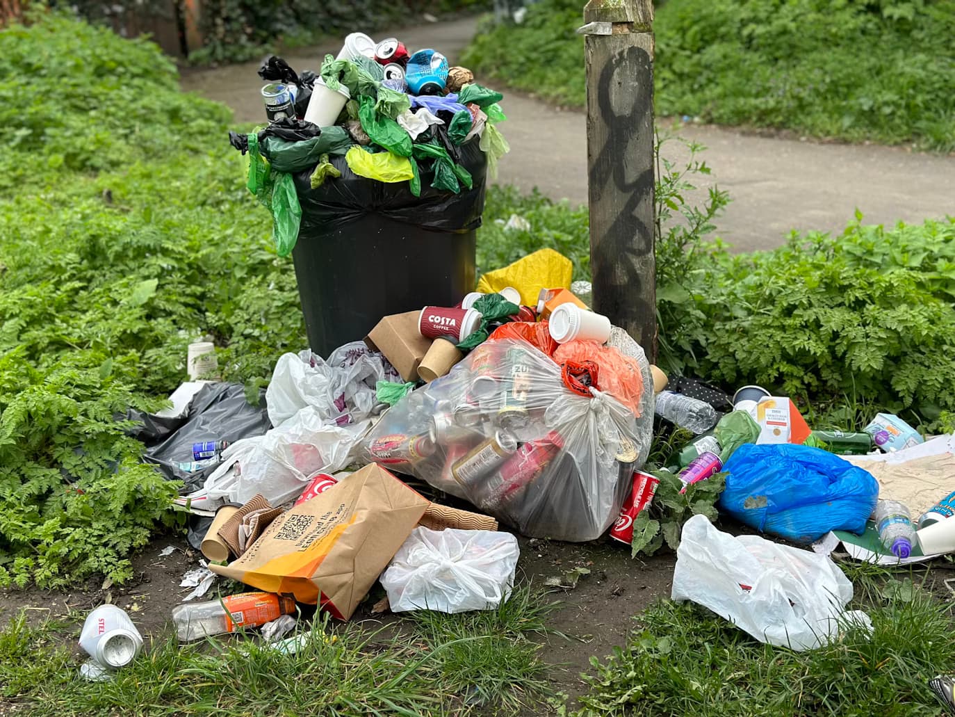 UNEP Food Waste Index Report: हर दिन बर्बाद हो रहा एक बिलियन टन से ज्यादा खाना, 80 करोड़ लोग भूखे पेट सोने को मजबूर