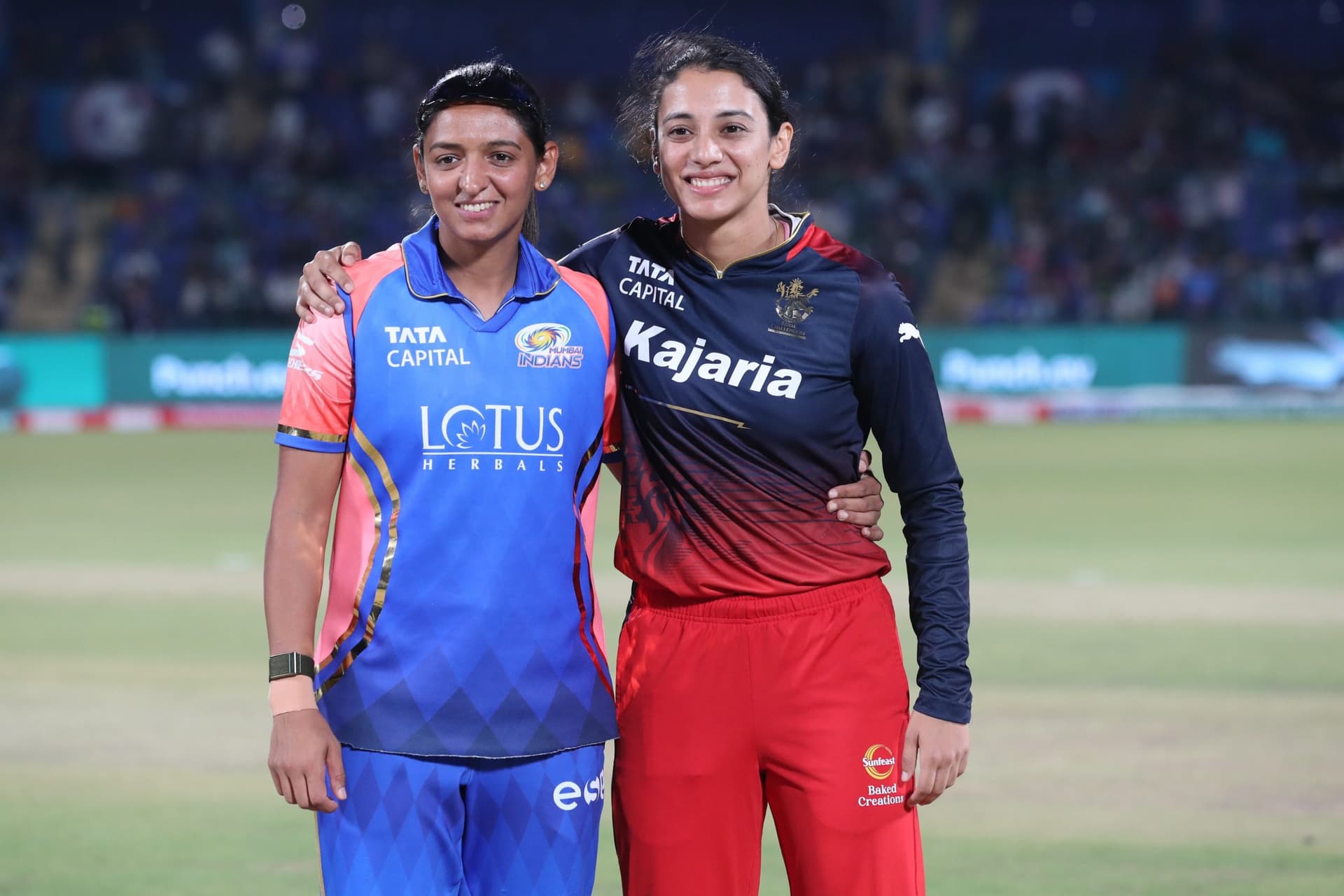 WPL 2024: आरसीबी ने टॉस जीतकर किया गेंदबाज का फैसला, प्लेऑफ में जाने का मौका, देखें प्लेइंग XI