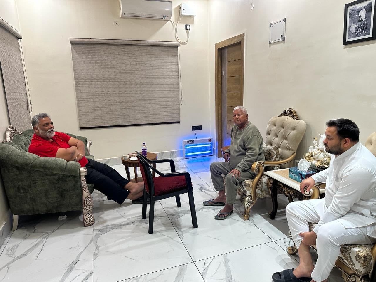 पप्पू यादव ने लालू और तेजस्वी से मुलाकात के बाद क्या दिए संकेत? जानिए क्यों गरमा गयी बिहार की राजनीति.. पप्पू यादव ने लालू और तेजस्वी से मुलाकात के बाद क्या दिए संकेत? जानिए क्यों गरमा गयी बिहार की राजनीति..