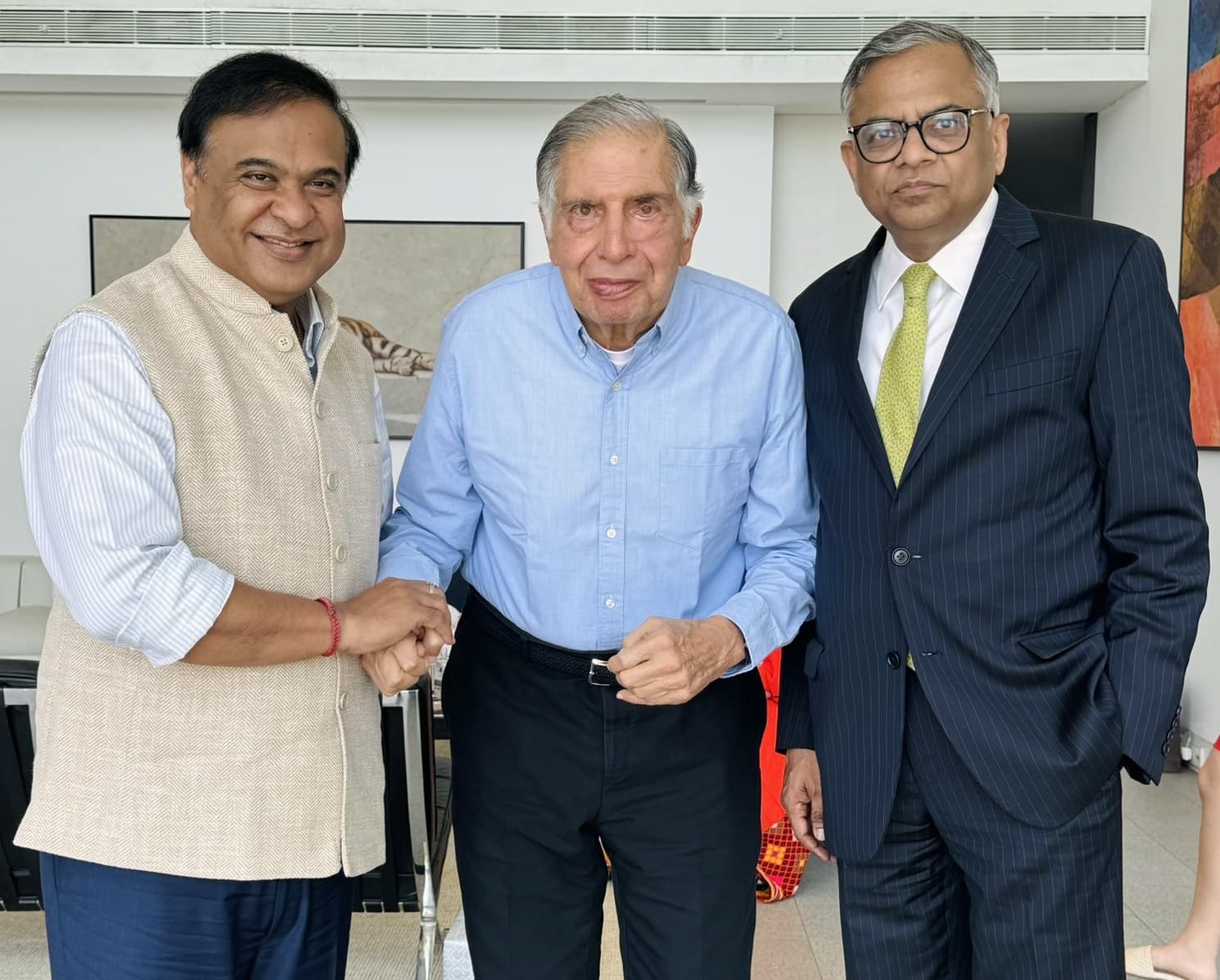 Assam News: सीएम हिमंत बिस्वा सरमा ने रतन टाटा के साथ तस्वीर शेयर की, युवाओं को दी बड़ी खुशखबरी