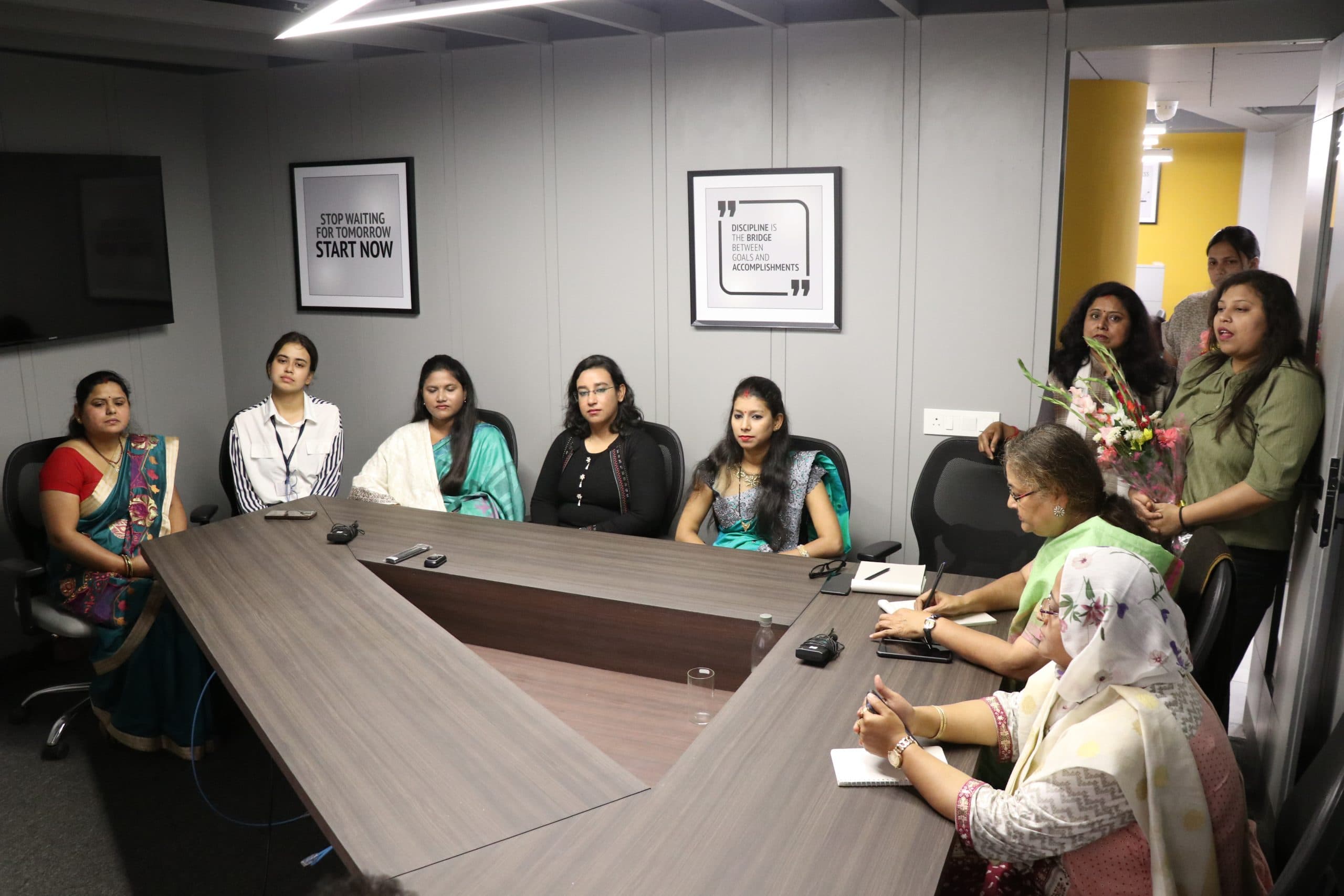 International women day आदिवासी समाज को समतामूलक बताया गया है, जबकि महिलाओं के लिए अलग है सच्चाई