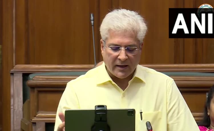 Delhi Excise Policy Case: ईडी के रडार में केजरीवाल के एक और मंत्री, कैलाश गहलोत से घंटों पूछताछ