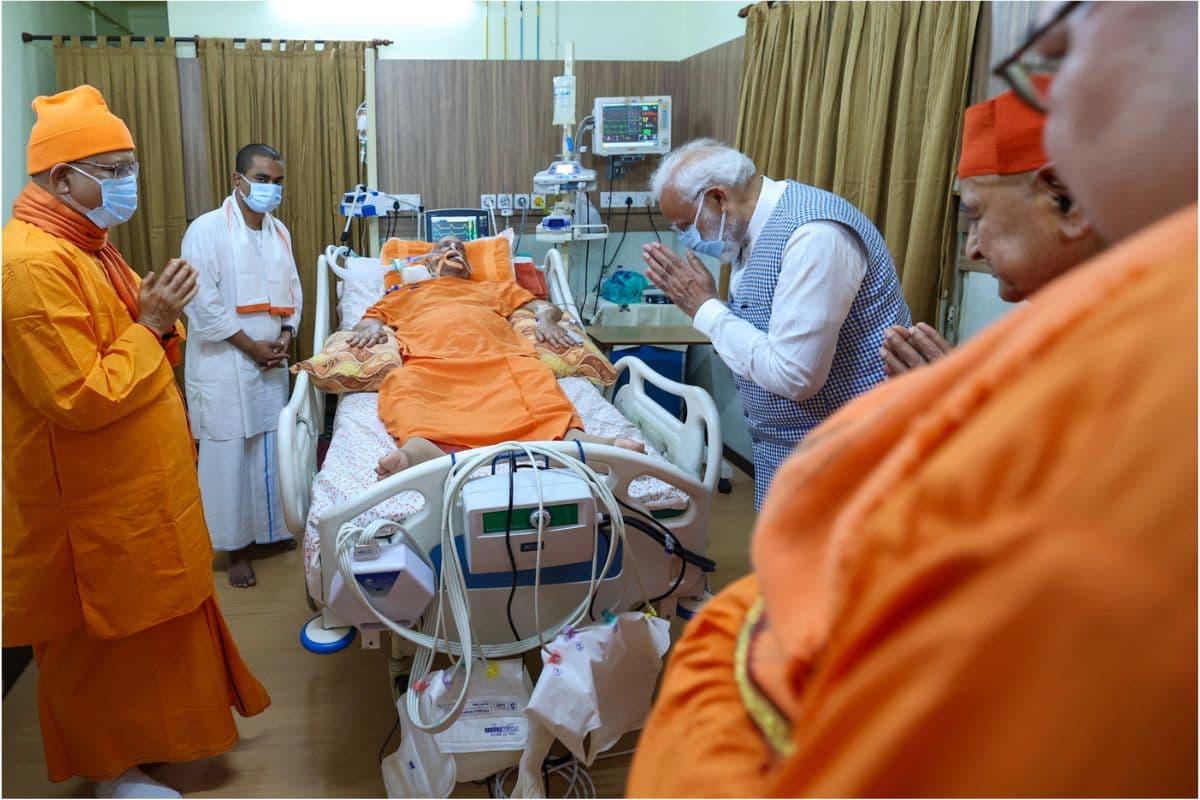 West Bengal : जानिए कौन है स्वामी स्मरणानंद महाराज, जिनसे अस्पताल मिलने पहुंचे थे प्रधानमंत्री