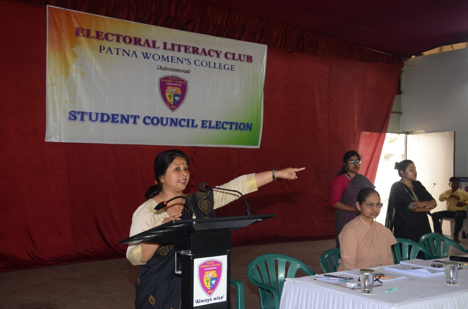 पटना वीमेंस कॉलेज स्टूडेंट काउंसिल इलेक्शन में शृष्टि प्रीमियर, तो मरियम बनीं वाइस प्रीमियर 