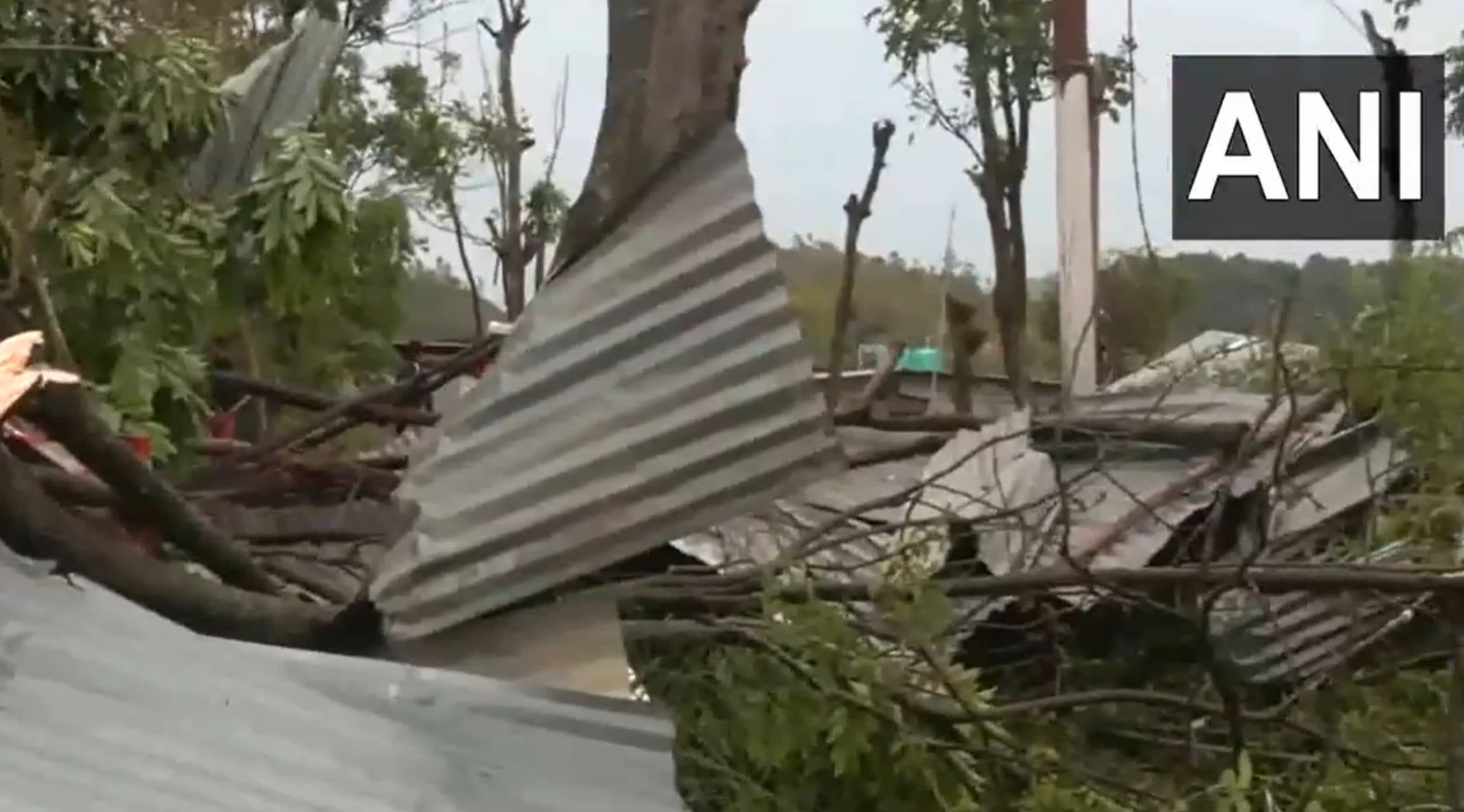 Cyclone: बंगाल, असम, मणिपुर में बारिश और ओलावृष्टि से भारी तबाही, 4 की मौत, 100 से अधिक घायल