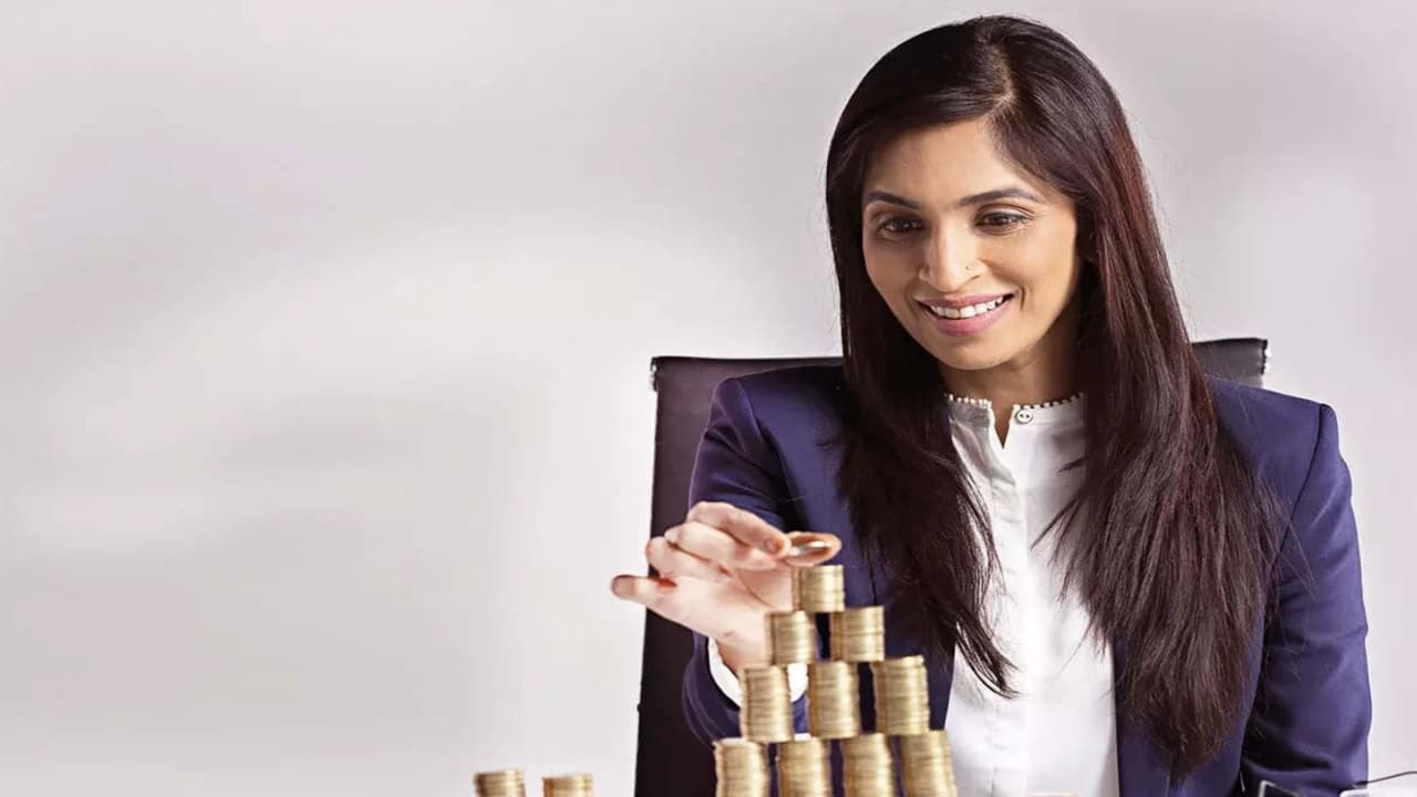 Saving Scheme for Women: बैंक एफडी या महिला सम्मान सेविंग्स सर्टिफिकेट किसपर मिलेगा ज्यादा रिटर्न, यहां समझें पूरी बात