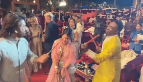 MS Dhoni: अनंत-राधिका के प्री-वेडिंग में डांडिया खेलते नजर आए एमएस धोनी, देखें वीडियो