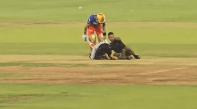 IPL 2024: सुरक्षा में हुई चूक, मैदान में घुसा विराट कोहली का फैन, देखें वीडियो